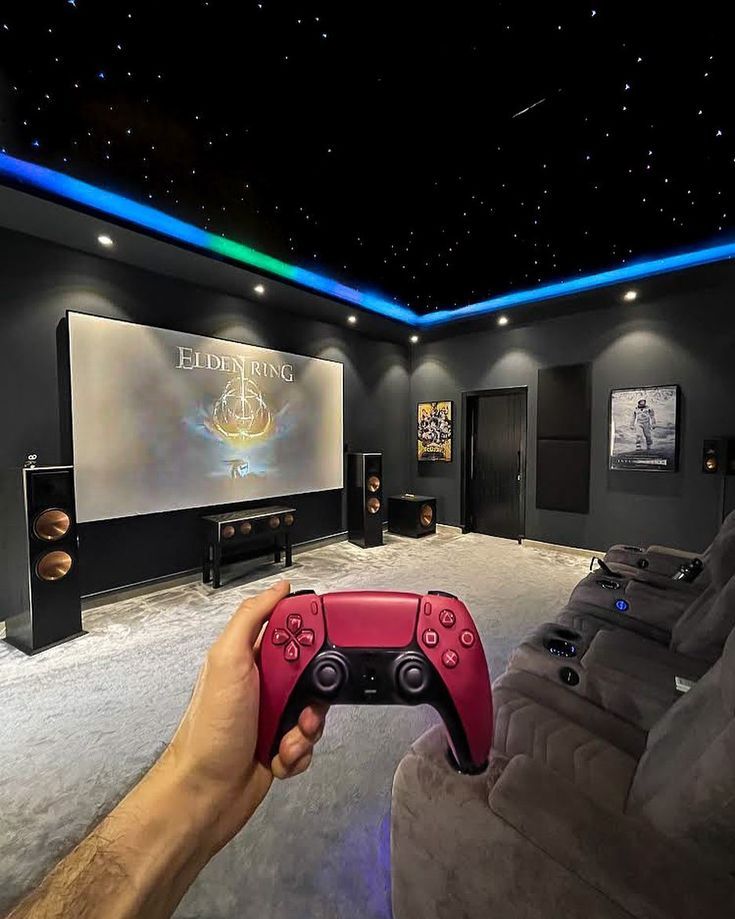 Home Cinema Setup! Chill Room Ideas, Small Game Rooms, Home Theater Room Design, Theater Room Design, Home Cinema Room, Chill Room, Video Game Rooms, Dream Life House, Home Theater Rooms