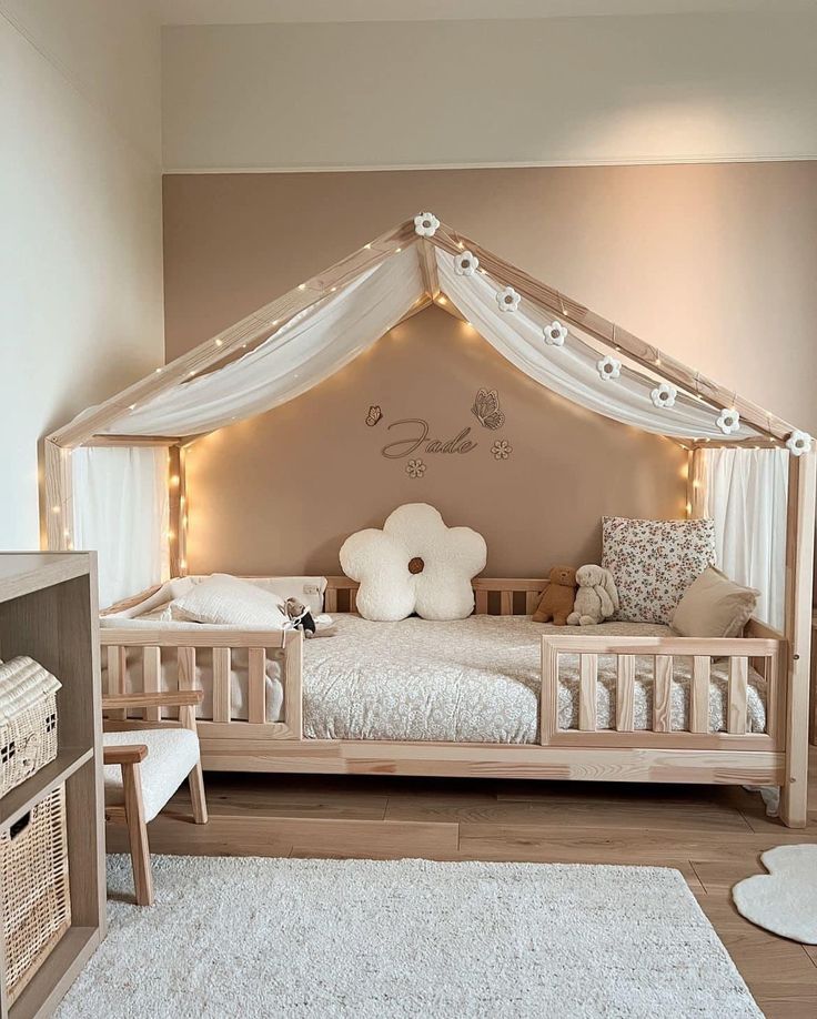 House Bed Girls Room, Kids Rooms Inspo, Toddler Bedroom Girl, Baby Girls Room, Baby Room Themes, Toddler Girl Room, Toddler Room Decor, Kids Bedroom Inspiration