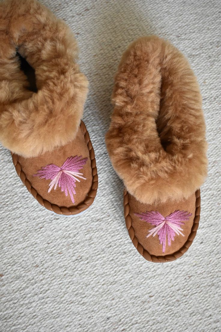 Beautiful, unique, traditional, 100% handmade sheepskin moccasins slippers are made from natural leather and sheep wool. Small leather pieces and sheepskin leftovers are turned into beautiful and one of a kind home shoes. Our slippers are very soft and comfortable. Perfect on rheumatic pain and are hypoallergenic. Outer: sheepskin; Sole: harden suede leather ( will soften after 2-3 days) Insole: wool lining Please note - because of handmade nature of this slippers colour shade, or thread might d Moccasins Slippers, Home Shoes, Leather Pieces, Sheep Wool, Color Shades, Natural Leather, Boots Shoes, Womens Slippers, Moccasins