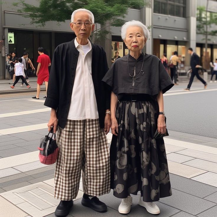 Japanese Fashion Style Outfits, Rei Kawakubo Fashion, Street Fashion Tokyo, Japanese Genderless Fashion, Japanese Fashion Design, Tokyo Street Style 2024, Tokyo Street Style 2023, Japanese Fashion 2024, Genderless Fashion Japan