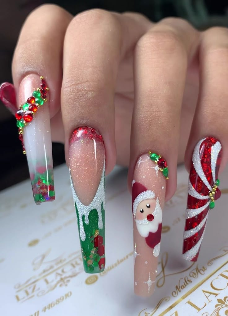 Christmas Stelitto Nails, Tacky Christmas Nails, Grinch Acrylic Nails, Christmas Nails Bling, Christmas Stilleto Nails, Christmas Nails Art Designs, Long Christmas Nails, Nails Noel, Navidad Nails