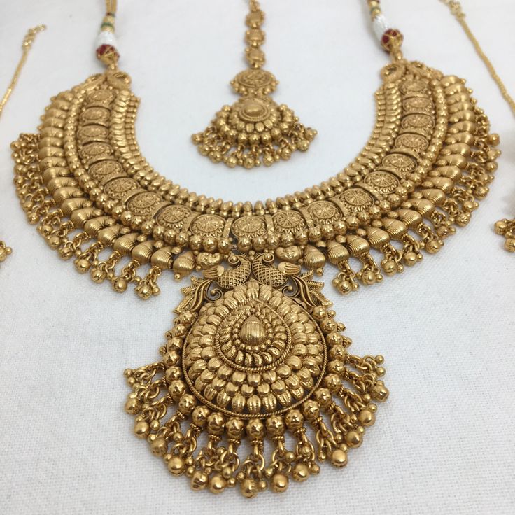 India Necklace, Temple Necklace, Traditional Necklace, Bridal Necklace Designs, India Wedding, Bridal Choker, Indian Jewelry Sets, India Jewelry, Necklace Online