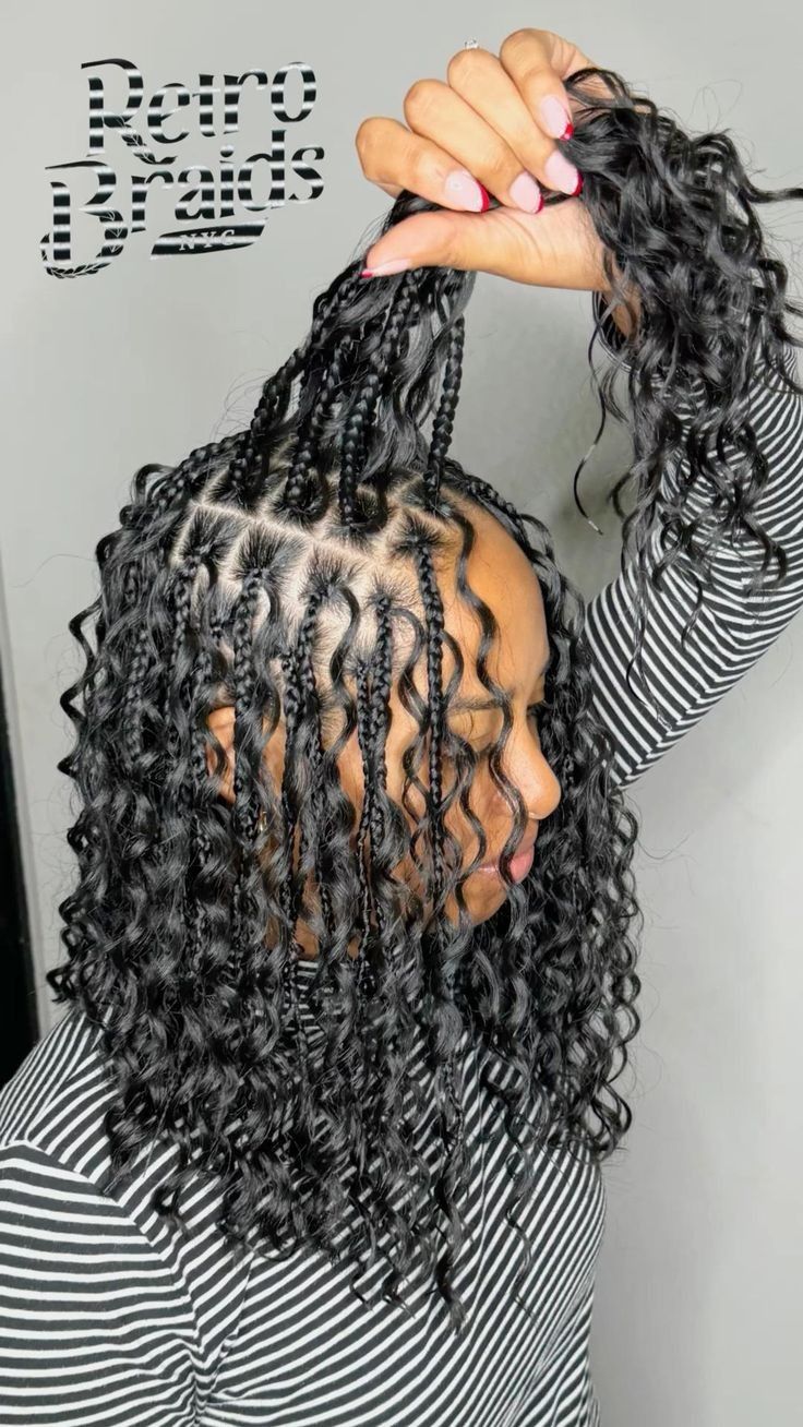 Boho Goddess Knotless Braids Bob, 2 Hand Twist Natural Hair, Beautiful Braids Long Hair, Short Boho Goddess Braids, Boho Braid Bob Braids, Bob Length Braids For Black Women, Boho Knotless Shoulder Length, Summer Braid Styles 2024, Bohemian Box Braids Bob