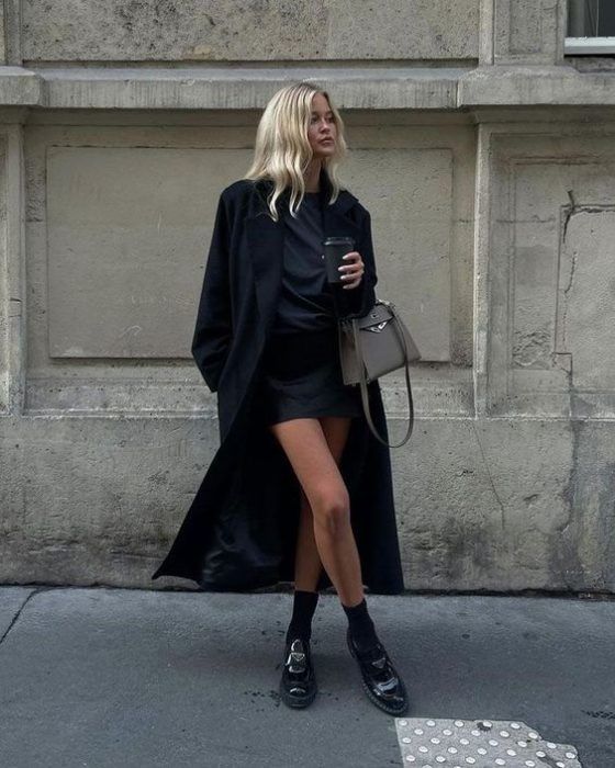 Outfit Nero, Loafer Outfits, Minimal Streetwear, Prada Loafers, Loafers Outfit, Cool Girl Style, Daily Outfit Inspiration, Chunky Loafers, Estilo Preppy