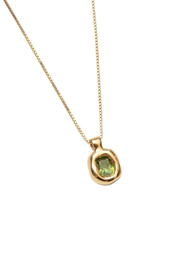 Freya Necklace in Green and Gold Pendant Necklace Layering, Everyday Pendant Necklace, Elegant Gemstone Jewelry, Everyday Gold Necklace, Gemstones Necklaces, Elegant Gold Jewelry, Green Sapphire Necklace, Necklaces Gemstone, Gemstone Accessories