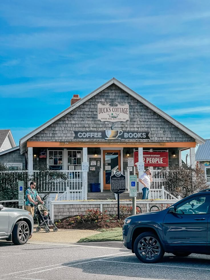 front of coffee shop in outer banks Outer Banks Aesthetic House, North Carolina Coffee Shops, Outer Banks House Aesthetic, North Carolina Coast Aesthetic, Beach Town Coffee Shop, Outerbanks North Carolina Aesthetic, Wilmington North Carolina Houses, Outer Banks Trip, Outer Banks Nc Aesthetic