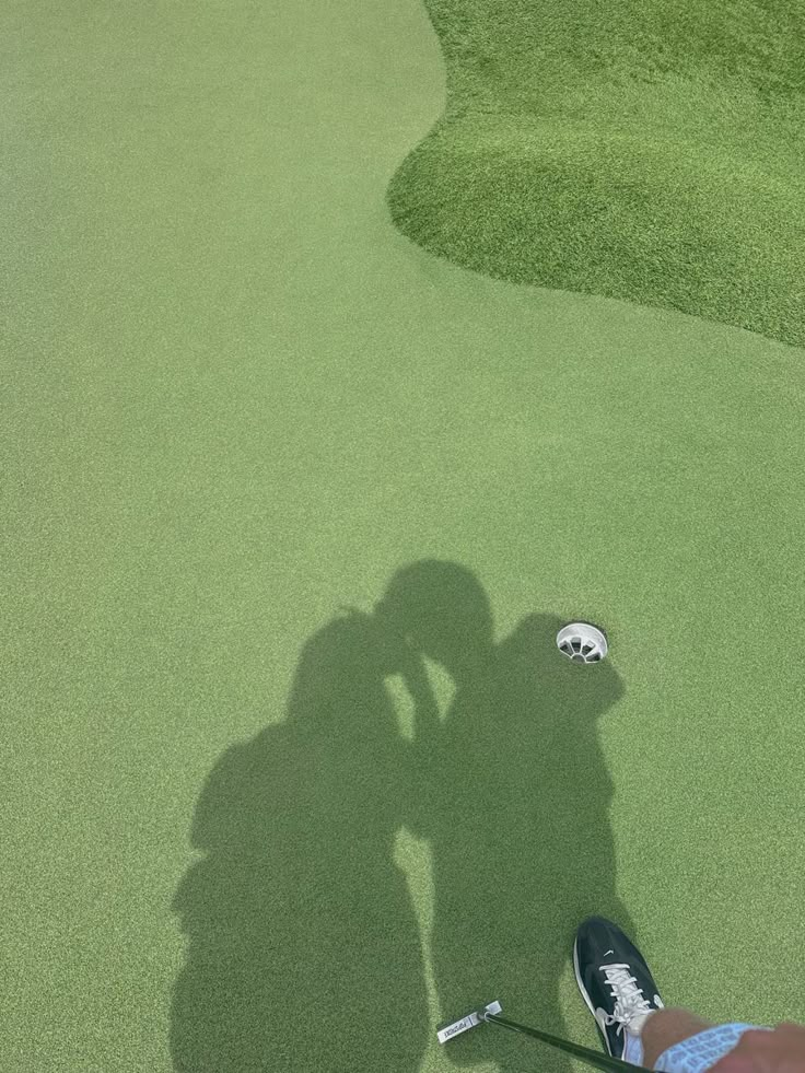 Golf Aesthetic Couples, Golf Aethestic, Mini Golfing Aesthetic, Mini Golf Date Aesthetic, Golf Date Aesthetic, Golf Vision Board, Golf Astethic, Golf Girlfriend Aesthetic, Mini Golf Photoshoot