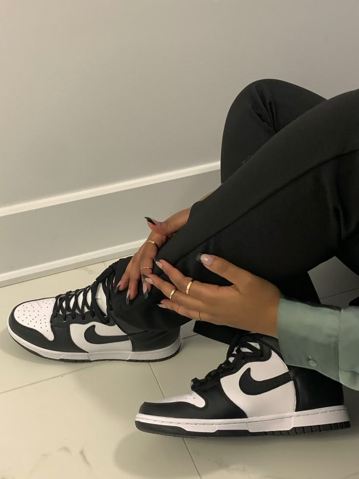 Panda Dunks Shoes, Nike Dunk High Outfit, Dunk High Outfit, Nike Dunk High Panda, Nike Dunks High, Jordans Aesthetic, Panda Outfit, Dunks Shoes, Panda Shoes