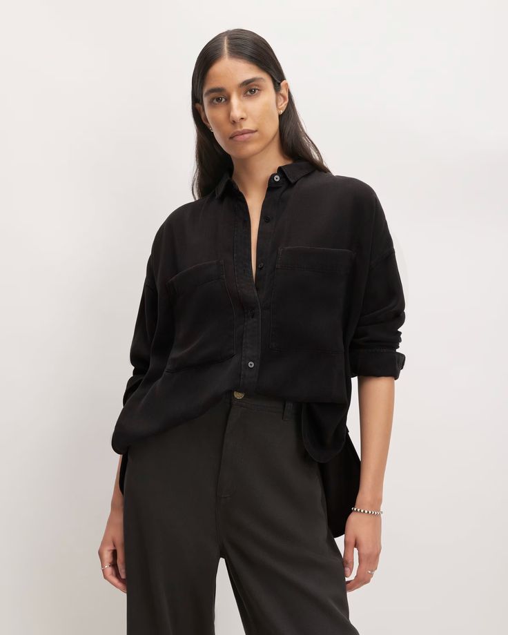 A classic—reimagined. Our best-selling Boxy Oxford now in a buttery soft, 100% TENCEL™ Lyocell fabric. With a classic point collar, dropped shoulders, a clean button front, oversized patch pockets, and a relaxed boxy shape. Polish it up with trousers and heels, or dress it down with jeans and sneakers for a casual-yet-put-together look. Known for its lightness and versatility, TENCEL™ Lyocell is a man-made cellulosic fiber extracted from PEFC and FSC-certified responsible wood sources. It of