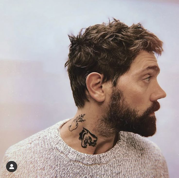 Mens cut, fashion hairxut, mens style, mens short hair Messy Man Hair, Mens Choppy Haircut, Men’s Scissor Cut Short, Winter Men’s Haircuts, Scruffy Mens Hairstyles, Textured Haircut For Straight Hair, Thick Hairstyle Men, Short Hair On Sides Long On Top, Mens Thick Haircut