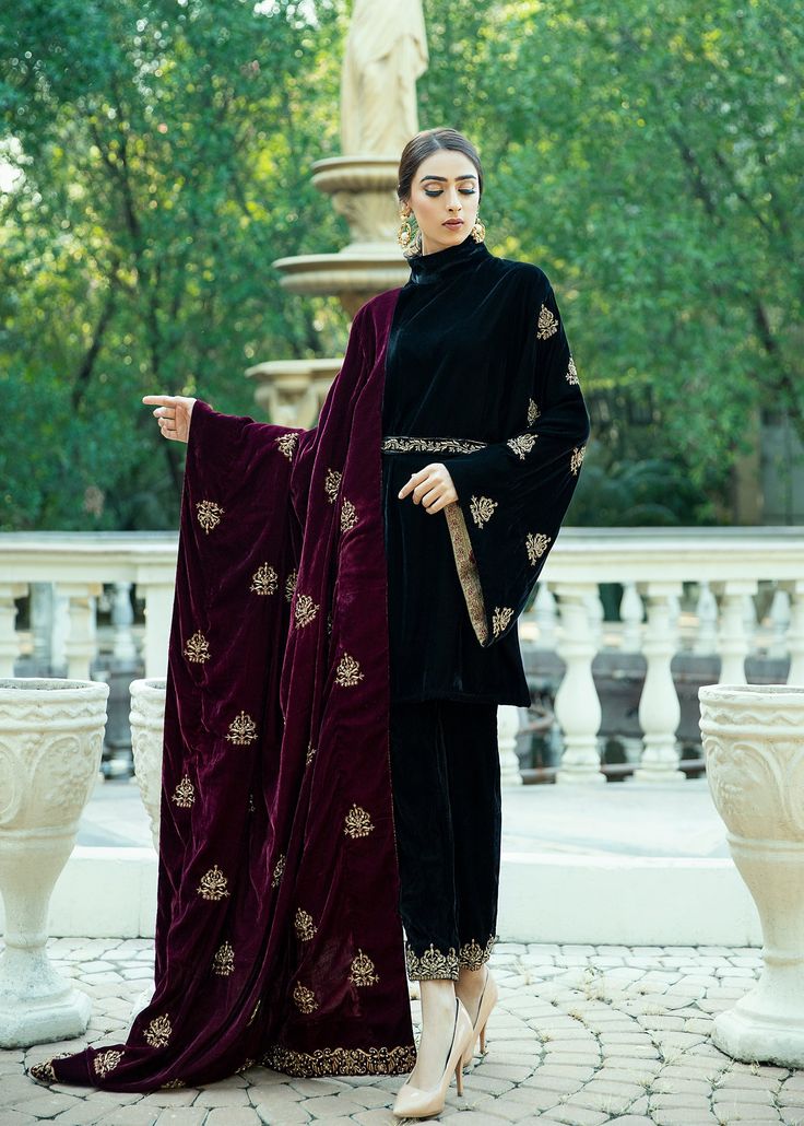 Black velvet Jacket with dabka, tilla and zardozi work on the sleeves, cigarette pants and Belt A very chic and trendy outfit for the winter weddings or festivities (Includes jacket, Pants and Belt) Match Velvet, Beautiful Evening Gowns, Black Velvet Jacket, Zardozi Work, 3 Piece Outfit, Pakistani Couture, Velvet Dress Designs, Velvet Shawl, Dressing Ideas