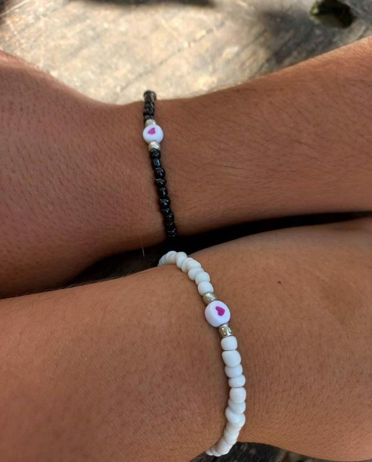 1 Year Anniversary Gift Ideas For Him Anniversary Gift Ideas, Bf Gifts, Cute Couple Gifts, Diy Bracelet Designs, Beads Bracelet Design, Year Anniversary Gifts, Couple Bracelets, Beaded Jewelry Diy