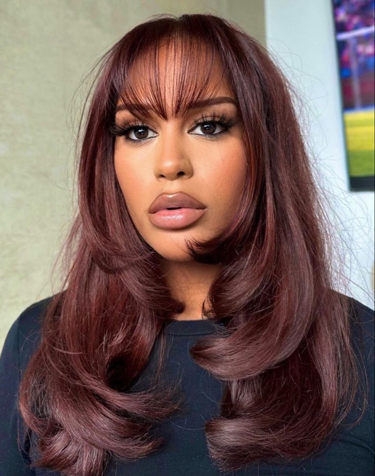 Cooper Hair Black Women, Sweetie Hairstyles, Cherry Red Black Hair, Black Cherry Balayage, Copper Hair Black Women, Chocolate Red Hair Color, Dark Autumn Hair Color, Copper Hair On Black Women, Cherry Chocolate Hair