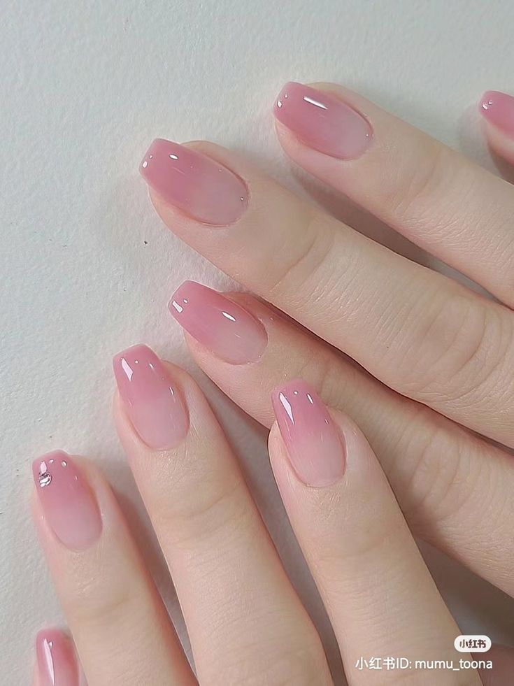 Short Fake Nails Ideas, Pink Press On Nails Short, Soft Pink Gel Nails Art Designs, Soft Gel Nails Design Ideas, Pink Aesthetic Nails Short, Square Pink Nails Ideas, Short Fake Nail Designs, Short Nails Nude Color, Short Nude Pink Nails