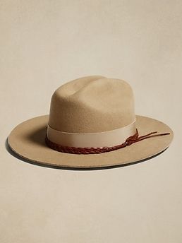 Evoking Japanese simplicity with the flair of a cattleman, this uniquely handcrafted hat employs a 200-gram blend of free-range Bolivian and Argentine wool for iconic day-to-night style.  HAMPUI: Rugged, yet always-refined, adventuresome Hampui hats Cattleman Hat, Mens Felt Hat, Panama Hat Men, Mens Straw Hats, Fedora Hat Men, Stetson Hat, Hat Men, Casual Hat, Fashion Night