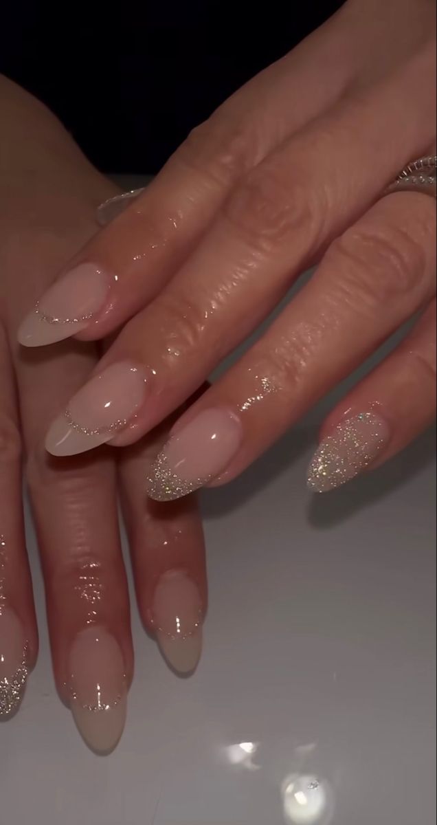 Glossy Sparkly Nails, Nails That Match Champagne Dress, Expensive Nails Aesthetic, Simple Glitter Nail Designs, Champagne French Tip Nails, Sparkly Neutral Nails, Going Out Birthday Outfit, Chrome Nails With Glitter, Sparkly Nails French Tips