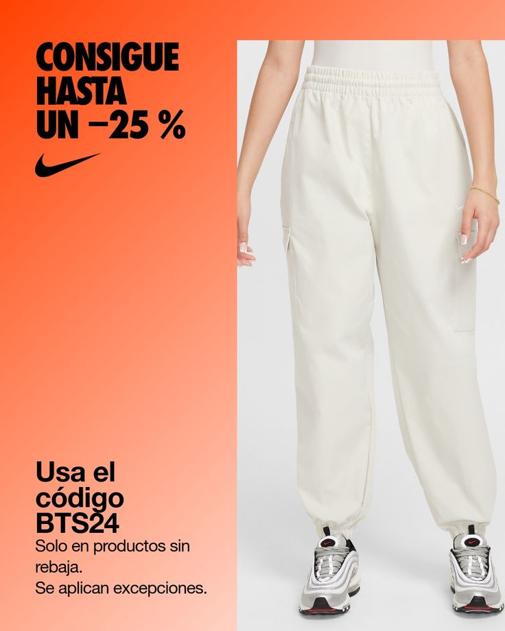 Hemos mejorado el pantalón cargo básico para darle un toque de estilo sofisticado ideal para el día a día. El tejido Woven de sarga ligera con acabado repelente al agua mantiene la transpirabilidad cuando llueve. Los múltiples bolsillos permiten llevar el teléfono y otros básicos a mano, y el espacio adicional en las caderas y las piernas ofrece libertad de movimiento y comodidad. Ventajas:Acabado repelente al agua para evitar que se mojen cuando llueva.Cintura elástica con cordón interno para … Cargo Nike, Nike Kids, Nike Sportswear, Porter, Smartphone, Nike