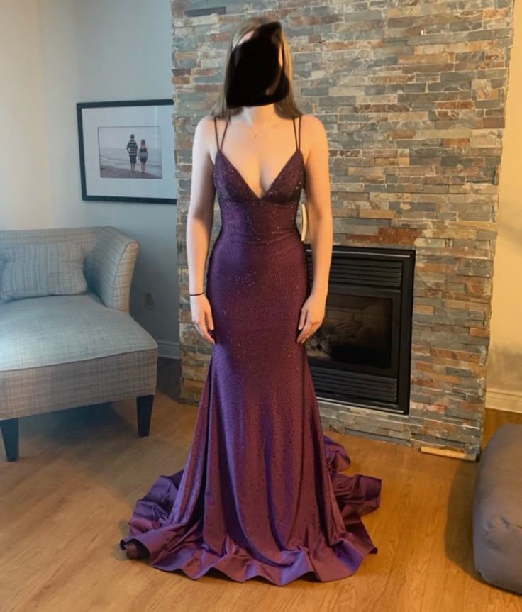 Plum Prom Dress Long, Grape Prom Dress, Dark Purple Prom Dress Aesthetic, Long Dark Purple Dress, Plum Purple Prom Dress, Midnight Purple Prom Dress, Dark Purple Prom Dress Long, Dark Purple Dress Formal, Dark Purple Formal Dress