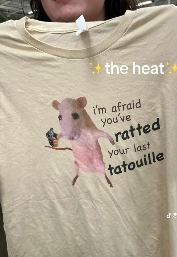 104 Hilariously Disturbing Shirts That People Actually Wear Out, As Shared On Twitter (New Pics) Goofy Shirt, Silly Shirts, Silly Clothes, Silly Shirt, Funky Shirts, A Rat, Weird Shirts, Funny Outfits, Swaggy Outfits