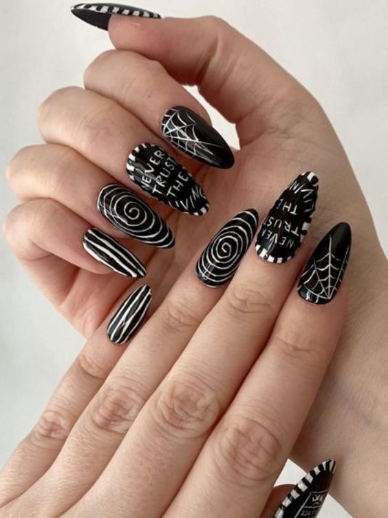 Nightmare Before Christmas Short Nail Designs, Tim Burton Nail Art, Tim Burton Nails, Beetlejuice Nails, Tim Burton Style, Short Nail Designs, Beetlejuice, Tim Burton, Short Nails