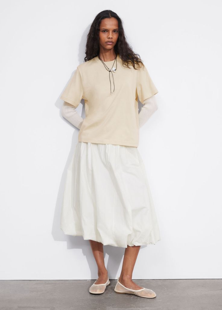 Short-sleeve crewneck t-shirt with a relaxed silhouette. Length of t-shirt: 58cm / 22.8" (SIze S) Tights Fashion, Jumpsuit And Blazer, Knit Outerwear, Linen Skirt, Fashion Story, Short Jumpsuit, Lingerie Fashion, Scarf Hairstyles, Bra Lingerie