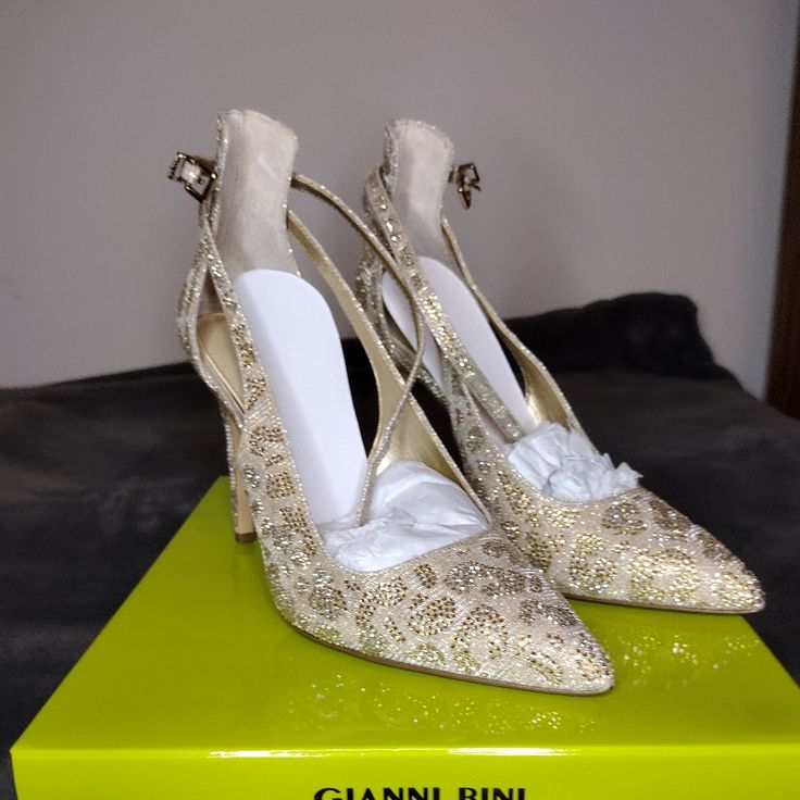 Item Is Brand New, Never Been Worn Size: 8.5m Color: Sandgold Smoke Free Environment Gianni Bini Shoes, Gianni Bini, Shoes Women Heels, Shoes Heels, Women Shoes, Brand New, Heels, Women Shopping, Gold