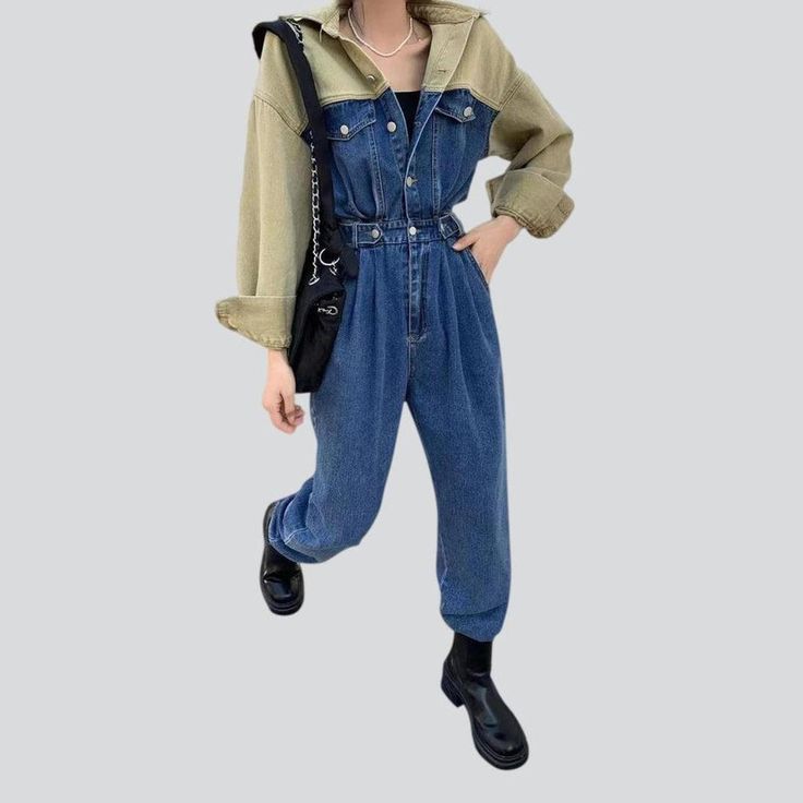 Introducing our 2023 Spring Collection two-color women's denim overalls. street style ââ‚?a bold statement of style and attitude!Why They're Your Perfect Street StyleFeaturing an oversized silhouette. distressed detailing. and bold colors. these denim overalls are the perfect way to express your style. Crafted from premium quality denim. they offer a durable. high-end look that is sure to turn heads. With a buttoned closure and an edgy zipper. these overalls provide both a functional and fashion Overalls Street Style, Oversized Street Style, Street Style Design, Spring Collection Fashion, Womens Denim Overalls, White Denim Jacket, Denim Patterns, Jean Overalls, Stylish Clothes