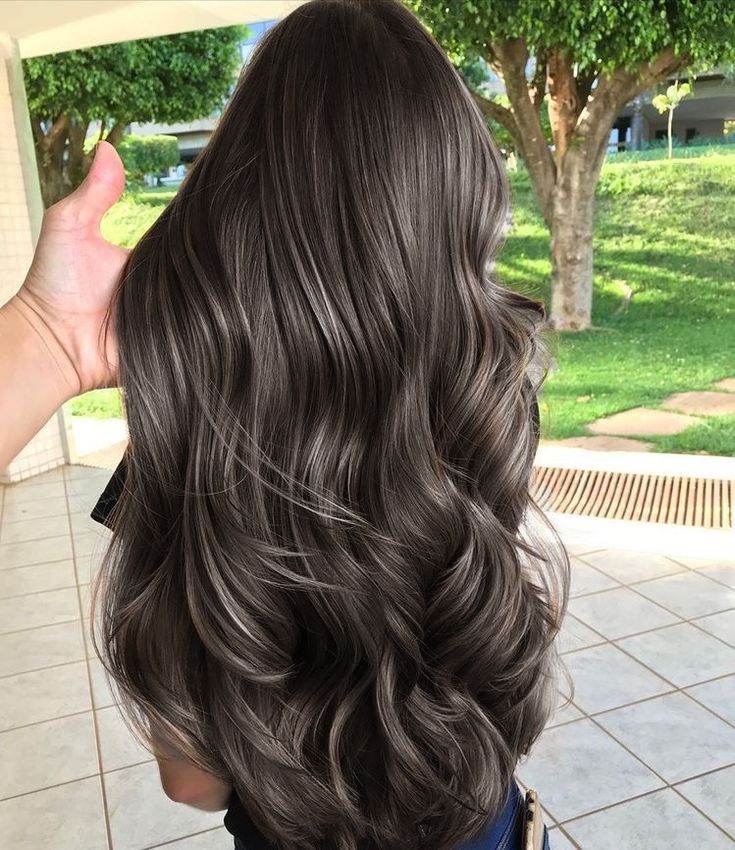 Fall Black Hair, Brownish Black Hair, Color Balayage, Brown Hair Inspo, Black Hair With Highlights, Hair Balayage, Hair Color Balayage, Brunettes, Color Ideas