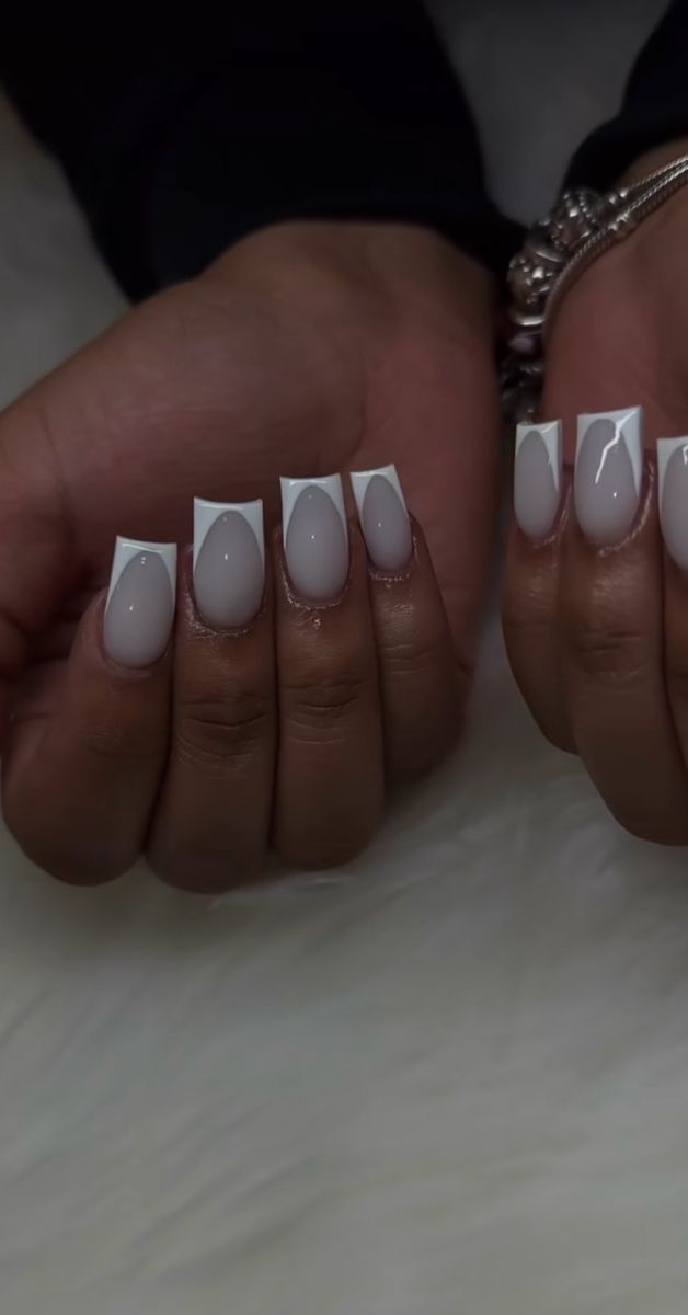 White Base With White French Tip, Clear Acrylic French Tip, White Duck Nails French Tip, Nut White Nails Short, Milky White French Tip Nails Square Short, White Nail With French Tip, Nut White French Tip Nails, Short White On White French Tip Nails, Nails With White Acrylic