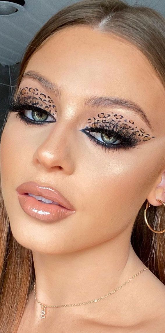 Safari Makeup Ideas, Cat Eye Halloween Makeup, Leopard Print Eye Makeup, Leopard Print Eyeshadow, Animal Eye Makeup, Cheetah Print Eyeshadow, Animal Eyeliner, Cheetah Makeup Easy, Cheetah Eye Makeup