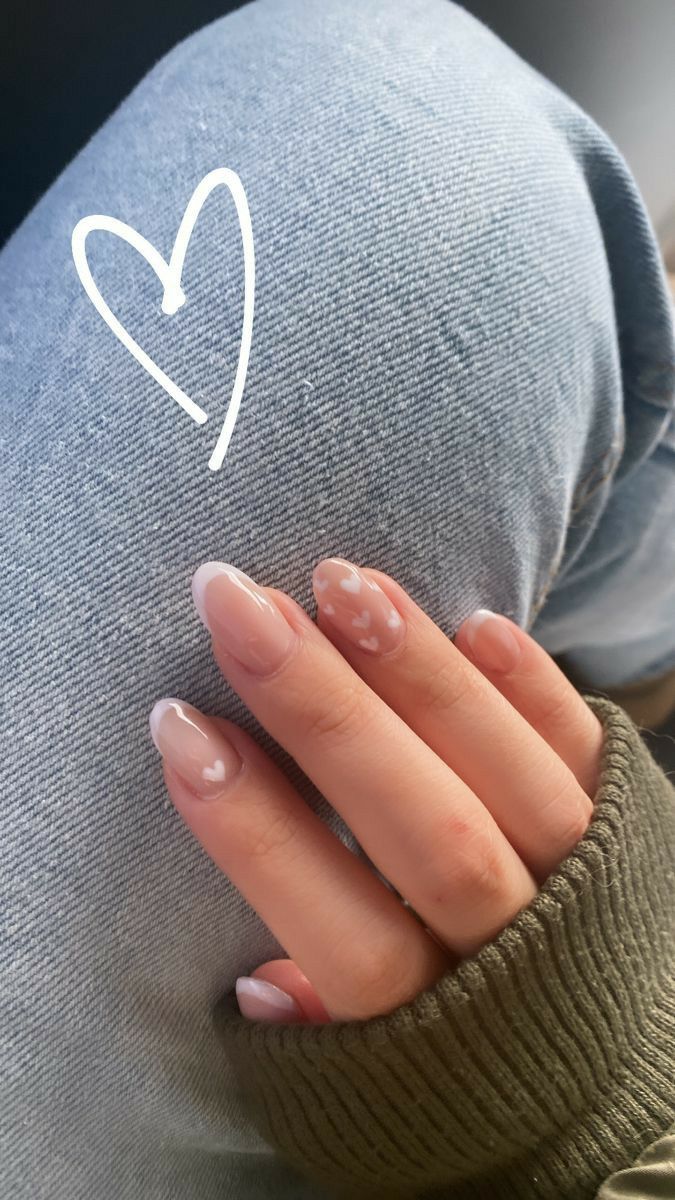 Small Round Nails Ideas, Minimal Nails Design Almond, Naturals Almond Nails, Valentines Day Nails White Heart, Heart And French Tip Nails, White Hearts On Nails, Cute Nails Acrylic Neutral, Soft Girl Valentines Nails, Natural Valentines Nails Almond