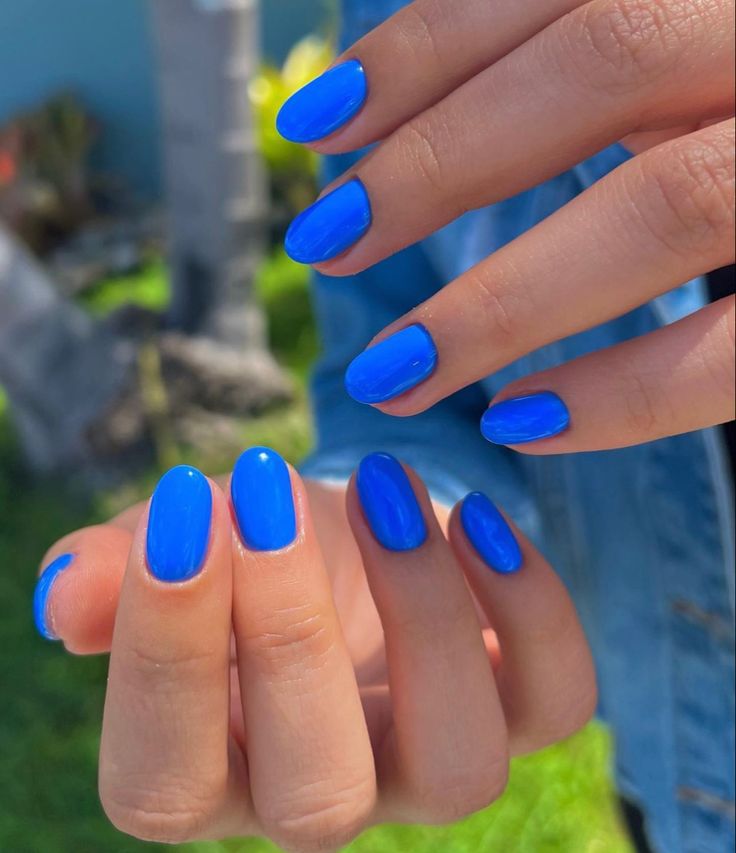 Spring Oval Nails 2024, Solid Nail Color Designs, Short Bright Blue Nails, Spring Nail Inspo Solid Color, Spring Nail Inspo 2024 Solid Color, April Nails Solid Color, Cute Sns Nail Ideas For Summer, Summer Nail Ideas Solid Color, Spring Nails 2024 Trends Solid Color