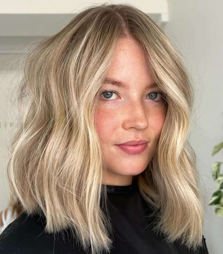 I’m back 🫶🏼 After a beautiful 5 months on Mat leave I’ll be back in the salon Tuesday & Thursday mornings starting this week. I’m booked… | Instagram Wavy Short Blonde Hair, Blonde Hair For Brunettes, Beach Blonde Hair, Cool Blonde Hair Colour, Hair 2025, Blonde Baby, Modern Short Hairstyles, Blonde Lob, Blonde Babies