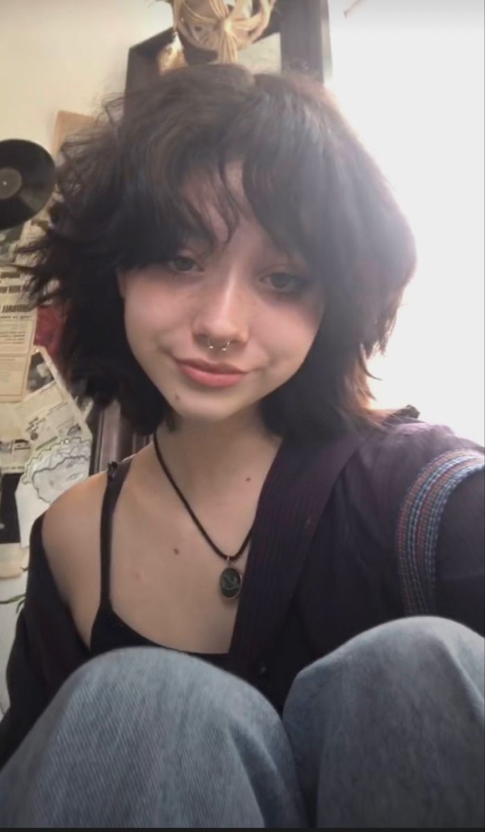 Grunge Haircut, Short Grunge Hair, Girls Short Haircuts, Hair Inspiration Short, Hair Stylies, Alternative Hair, Haircuts Short, Fluffy Hair, Girl Short Hair