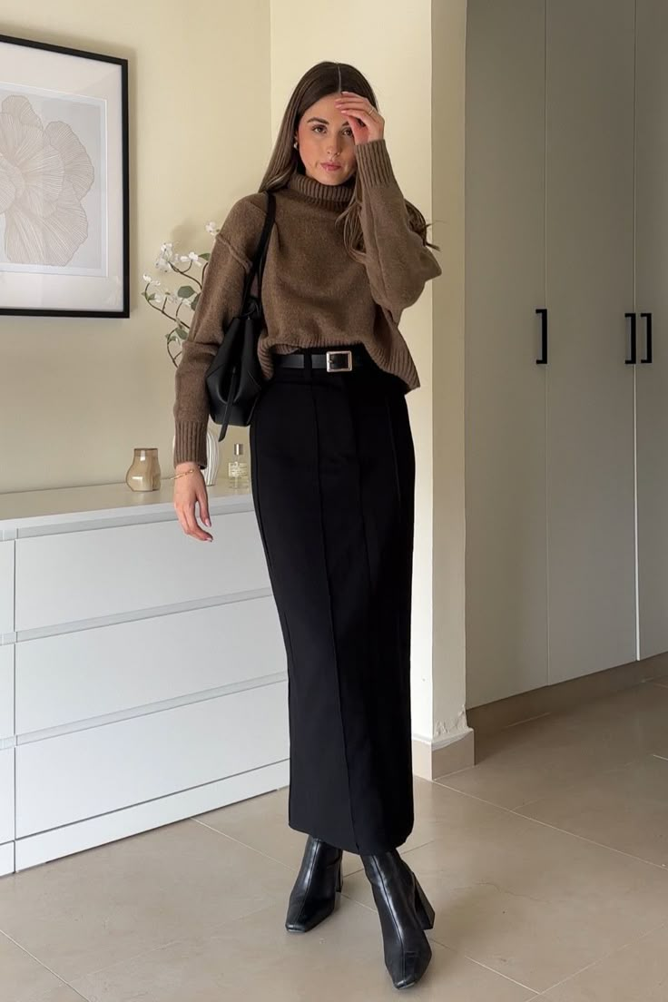 Rok Outfit, Chique Outfit, Maxi Skirt Outfits, Winter Fashion Outfits Casual, Rock Outfit, Office Outfits Women, Stylish Skirts, Work Fits, Skirts With Boots