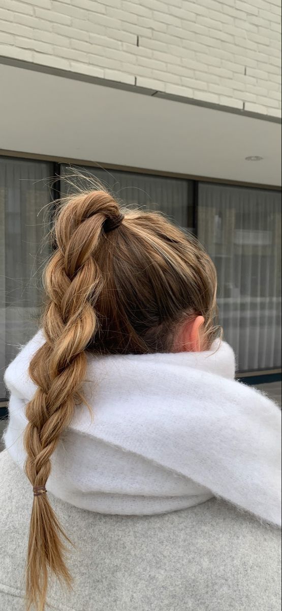 Hairstyle Ideas 2023, Hairstyles Autumn 2023, Haïr Style For Winter, Air Port Hair Styles, Hairstyles Winter 2023, Winter Hairstyles 2023, Winter Hairstyles Aesthetic, Hair Inspo Long Hairstyles, Winter Hair Aesthetic