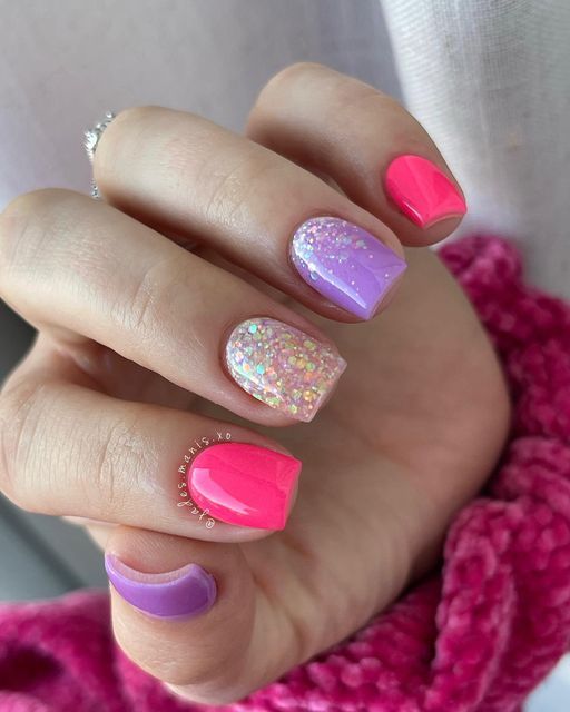 Valentine Nails Pink And Purple, Valentines Nails Purple And Pink, Pink Purple Glitter Nails, Purple Nails With Design Ideas, Pink And Purple Gel Nails, Pink Purple Valentine Nails, Pink And Purple Glitter Nails, Valentine Nails Purple, Purple And Pink Nails Ideas