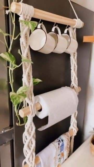 Macrame Spool Holder, Macrame Projects To Sell, Macrame Mail Holder, Macrame Toilet Paper Holder, Macrame Kitchen, Macrame Decor Ideas, Basic Knots, Art Macramé, Macrame Shelf