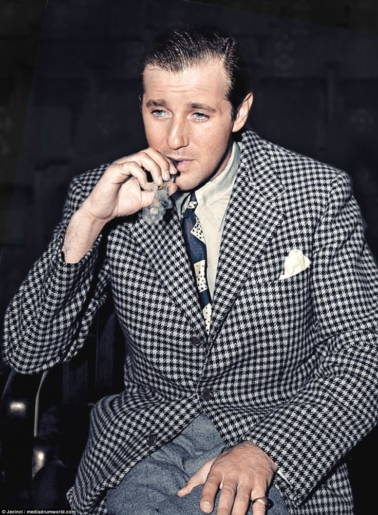 Benjamin 'Bugsy' Siegel was one of the driving forces behind the development of Las Vegas after the Second World War. Highly influential in both Italian American and Jewish American organised crime, he was shot dead at his home by an unknown assailant in 1947 Italian Mobsters, Meyer Lansky, Bugsy Siegel, Fallout Nv, Virginia Hill, Public Enemies, American Gangster, Real Gangster, Mafia Gangster