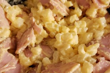 20 Ham Casseroles to Feed Your Family Ham Casseroles, Hickory Ham, Cheesy Ham Casserole, Ham And Cheese Pasta, Ham Casserole Recipes, Convenient Dinner, Weeknight Casseroles, Scalloped Potatoes And Ham, Breakfast Bakes