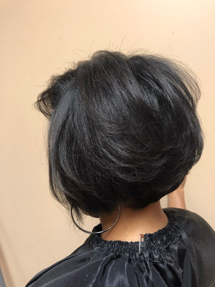 Stacked Bob Haircut African American, Short Layered Bob Fine Hair, Black Women Pictures, Signature Hairstyles, 2 Hairstyles, Bob Hairstyles For Black Women, Natural Hair Bun Styles, New Hair Do, Natural Hair Short Cuts