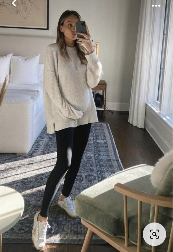 Summer Maternity Outfits First Trimester, Lauren Conrad Maternity Style, Affordable Maternity Outfits, Maternity Yoga Pants Outfits, Maternity Outfits Short Women, Early Spring Maternity Outfits, Fall Post Partum Outfits, 2023 Maternity Fashion, Pregnant Teacher Outfits