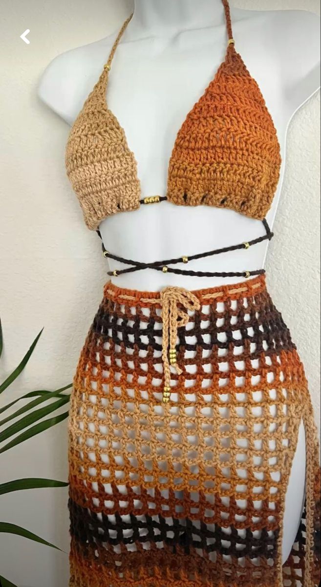 Yarn Outfits For Women, Crochet Holiday Clothes, Summer Clothes Crochet, Festival Crochet Outfit, Crochet Projects Clothes, Crochet Outfits Black Women, Crochet Two Piece Outfit, Crochet Festival Outfit, Trendy Crochet Clothes