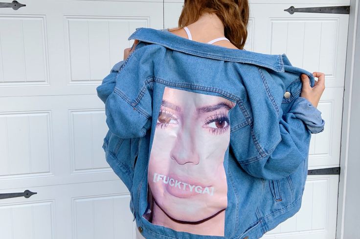 Oversized Denim Jacket with Kylie Jenner on Back Patch Kylie Art Kylie Jenner Art Unique Kylie Jenner Kylie Xmas Oversized Jean Jacket Streetwear Hairstyles, Boyfriend Ring, Rings Graduation, Kylie Jenner Fans, Japanese Minimalist Fashion, Inlay Wedding Band, Ring For Girlfriend, Girlfriend Ring, Ring For Boyfriend