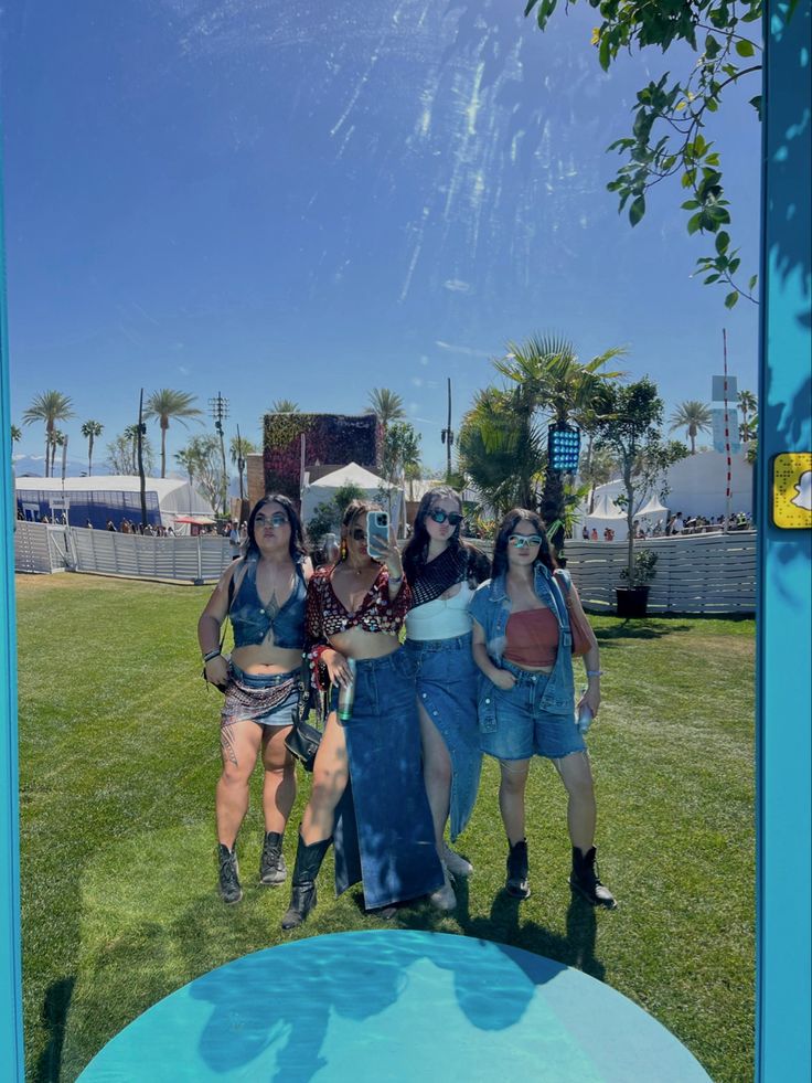 coachella outfit, coachella fitspo, denim skirt, denim outfit, festival outfits, festival outfit inspo, summer festival outfit, musical festival outfit Denim Outfit Festival, Skirt Denim Outfit, Musical Festival Outfit, Cochella Outfits, Outfit Coachella, Festival Outfit Inspo, Summer Festival Outfit, Outfit Festival, Outfit Inspo Summer