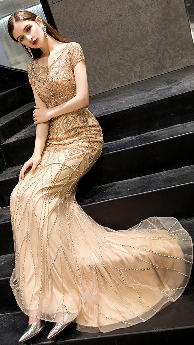 Princes Outfit, Junior Homecoming Dresses, Beaded Prom Dresses, Stylish Gown, Party Dress Classy, Gold Mermaid, 1920's Fashion, Wedding Girl, Long Gowns