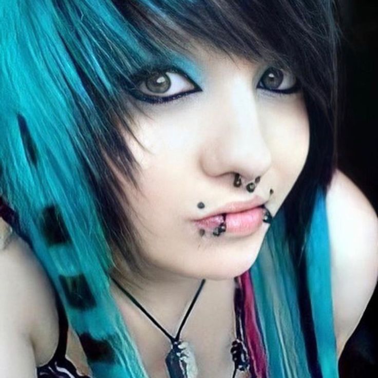 Scene Kid Makeup, Scene Girl Makeup, Scene Makeup 2007, Emo Scene Makeup, Emo Boy Hair, Emo Scene Girls, Emo And Scene, Scene Makeup, Emo Girl Hairstyles