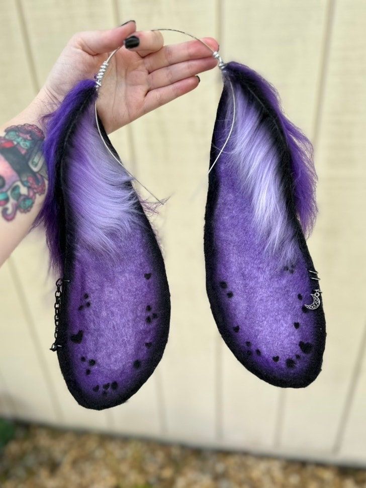 Lavender and Black shaded bunny ears with speckles & heart spots. Black hoop piercings, one moon charm and black chain. (piercings are all permanent) Fully Wired Bunny Ears. My shop's ears and tails are completely hand crafted and might have some slight differences in trimming and airbrushing. PLEASE NOTE: CUSTOMIZATIONS TO ORDERS MUST BE MADE PRIOR TO PURCHASING! WE ARE NOT RESPONSIBLE FOR ANY CUSTOMIZATIONS AFTER PURCHASE IS MADE. ALL CUSTOM ORDERS ARE FINAL WITH NO RETURNS. Thank you for the Purple Bunny Ears Headband, Goth Bunny Costume, Floppy Bunny Ears Headband, Mooshroom Cosplay, How To Draw Bunny Ears, Bunny Ears Drawing, Floppy Bunny Ears, Bunny Ears And Tail, Floppy Bunny