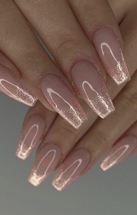 Nails Champagne, Nails Cream, Diy Valentine's Nails, Nails Coral, Champagne Nails, Nails Burgundy, Glitter Gradient Nails, Burgundy Prom, Classy Prom