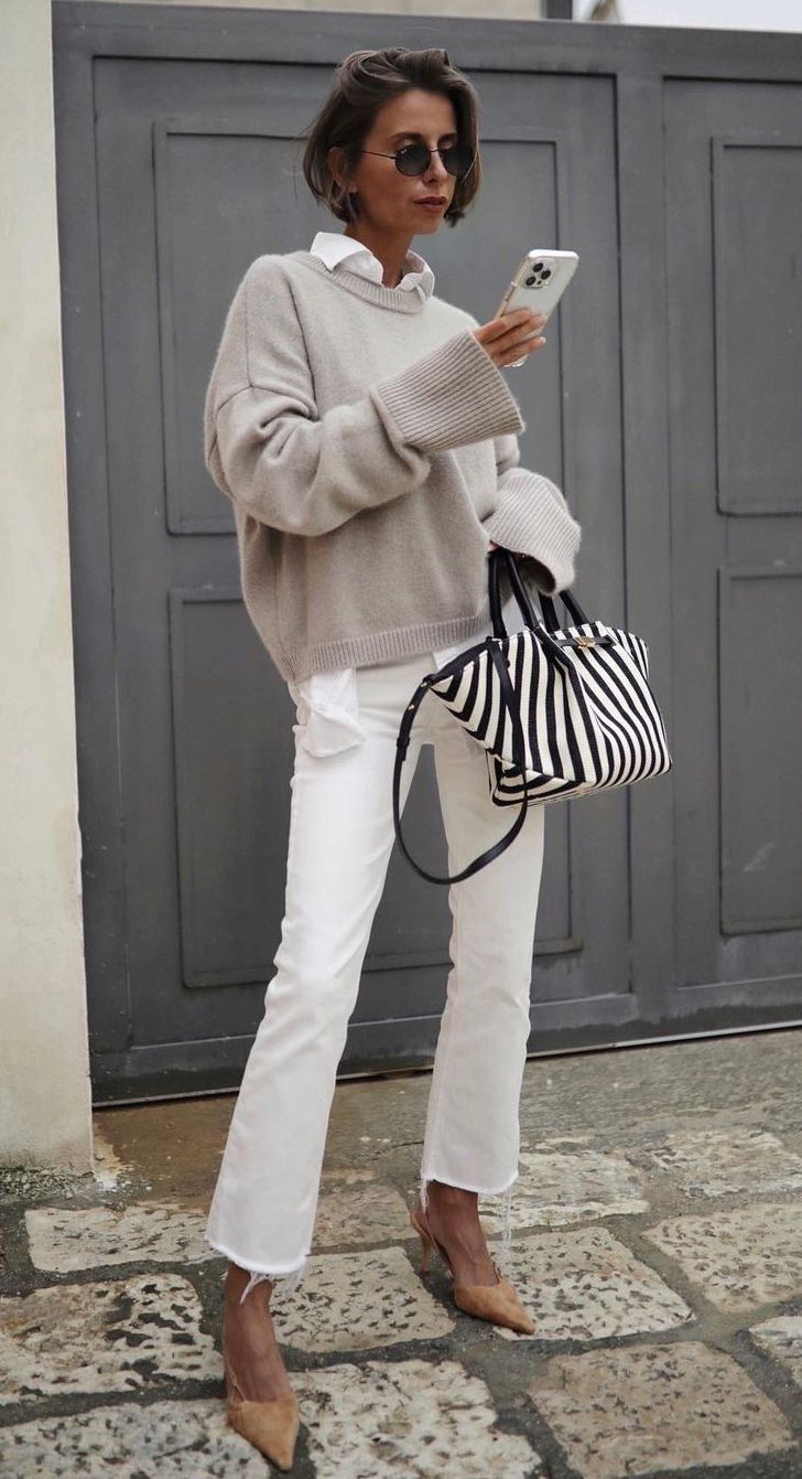 Witte Jeans Outfit, White Jeans Winter, White Jeans Outfit, Oversized Jumper, Mode Casual, Fashion Mistakes, Inspiration Mode, Mode Inspiration, White Pants